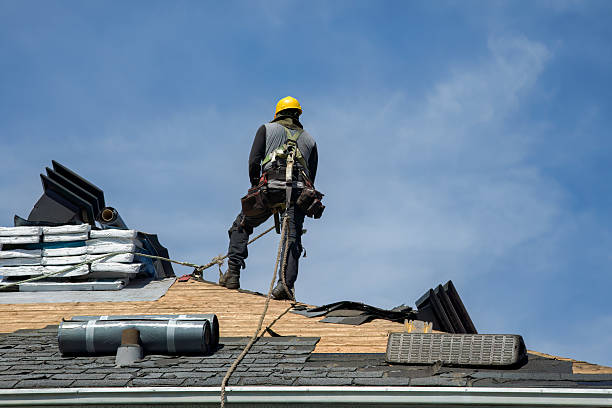 Professional Gutter Installation technician working in Independence, IA